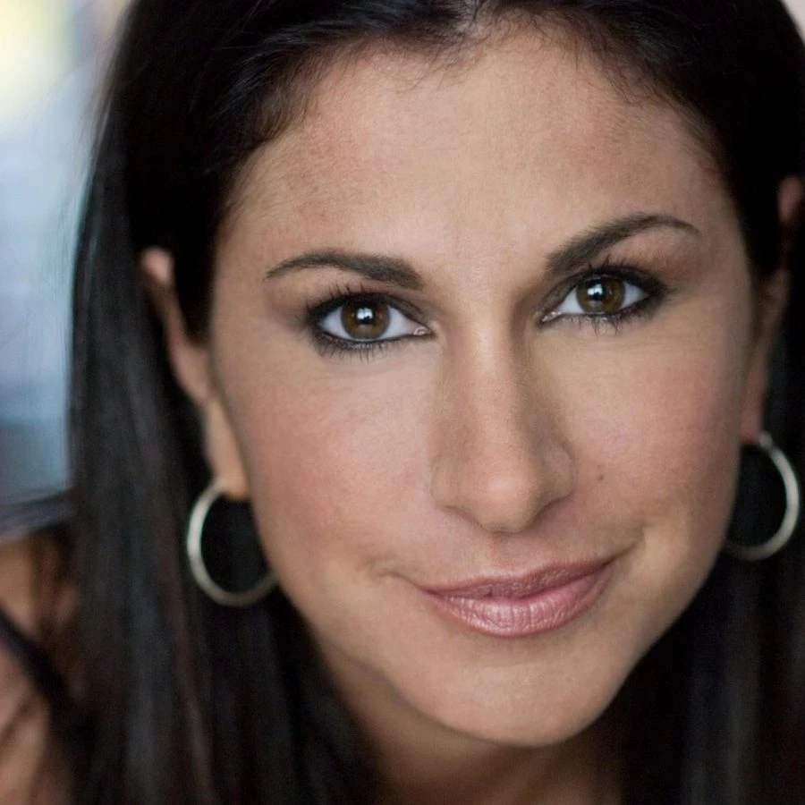 Klh Headshot - Coach Foundation