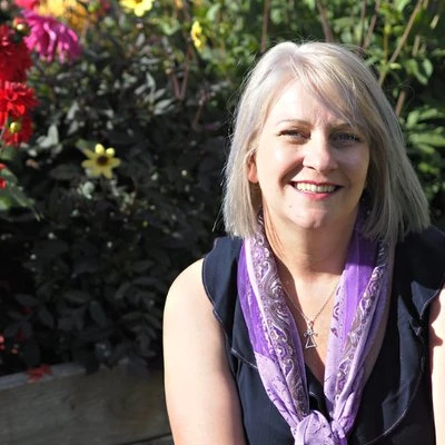 E7Xdxo F 400X400 - Coach Foundation