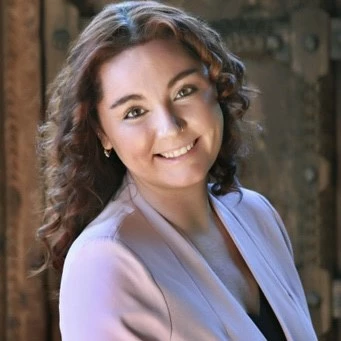 Annie Delre Headshot - Coach Foundation