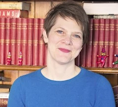 Headshot To Sara - Coach Foundation