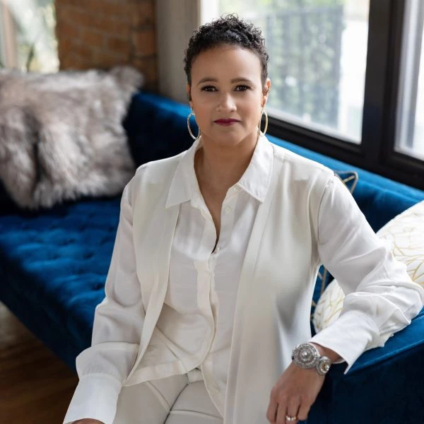 Angela Chicago Portraits Photos Emily Gualdoni Photography 0001  1 - Coach Foundation