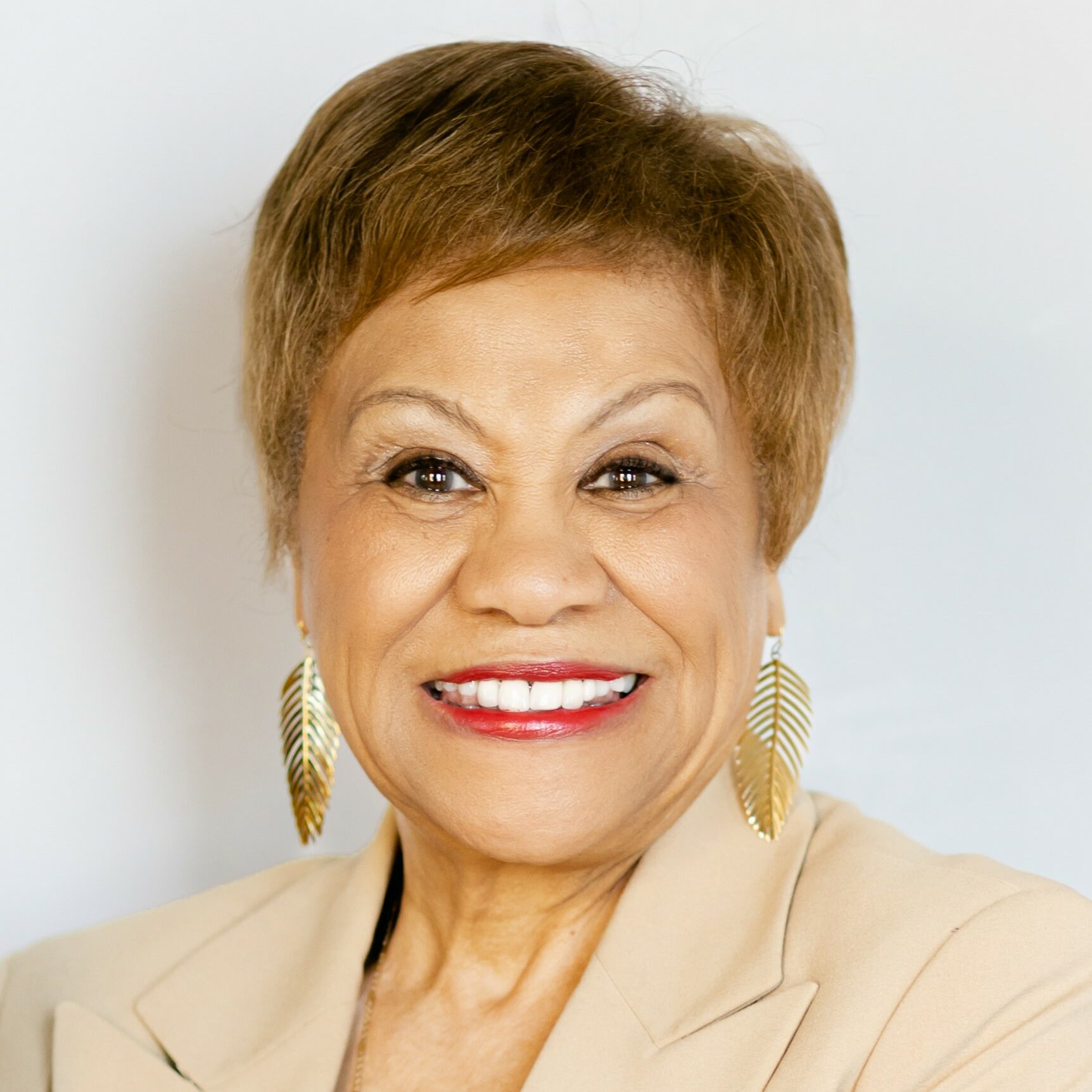 Gloria Sloan Headshot4. 22 Edited - Coach Foundation