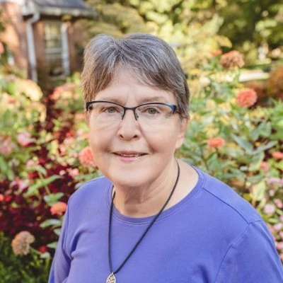 Myyjxout 400X400 - Coach Foundation