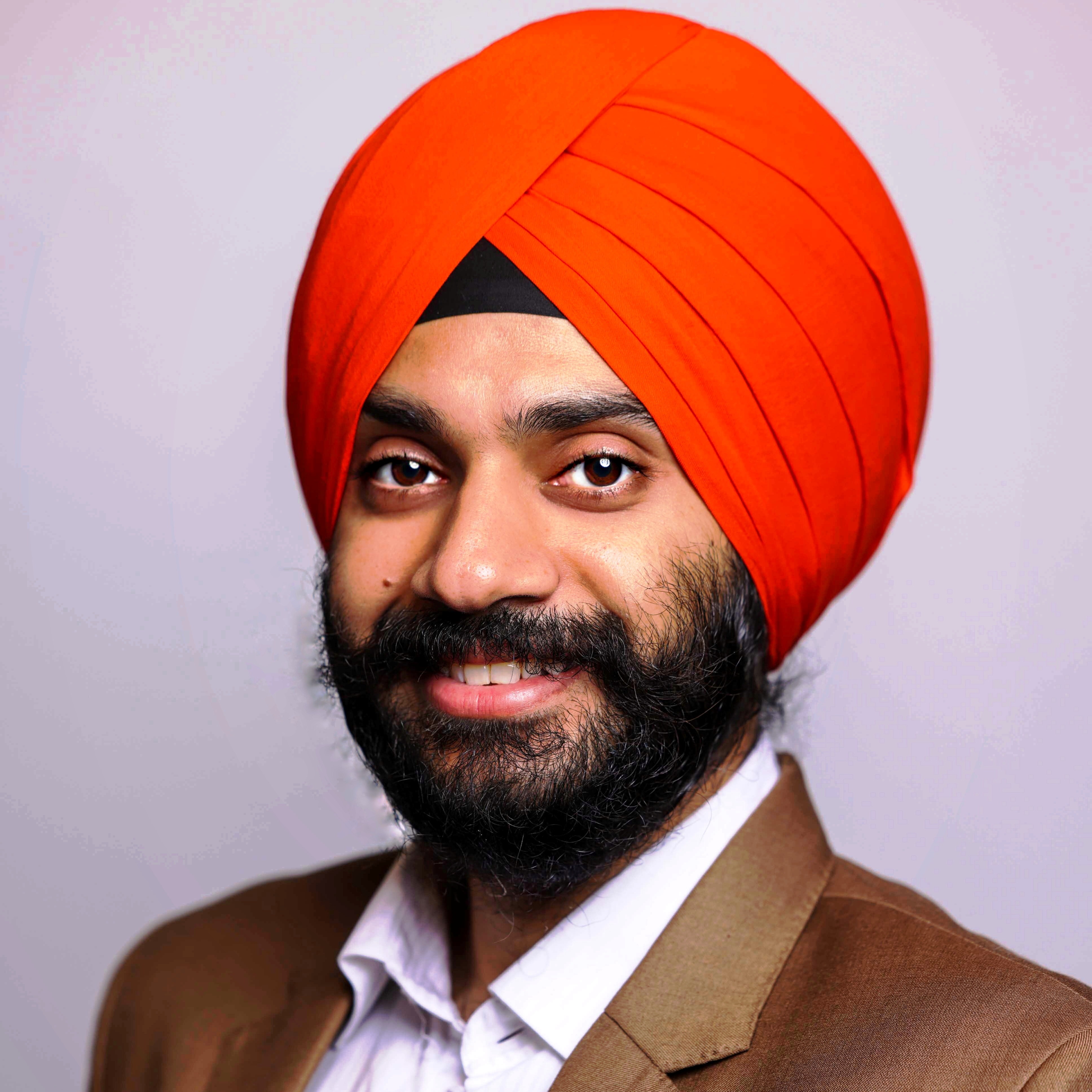 Jasmeet Singh Beardedmaker Startup Coach Canada 4 Square - Coach Foundation